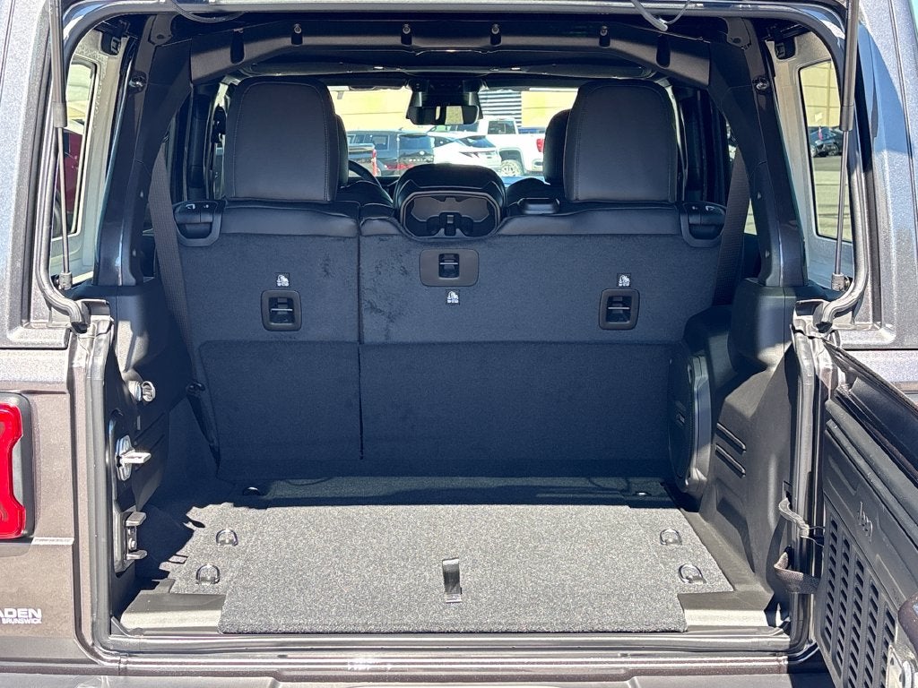 2027 Jeep Wrangler WRANGLER 4-DOOR SAHARA