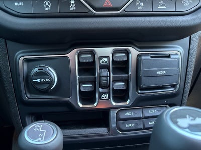 2027 Jeep Wrangler WRANGLER 4-DOOR SAHARA