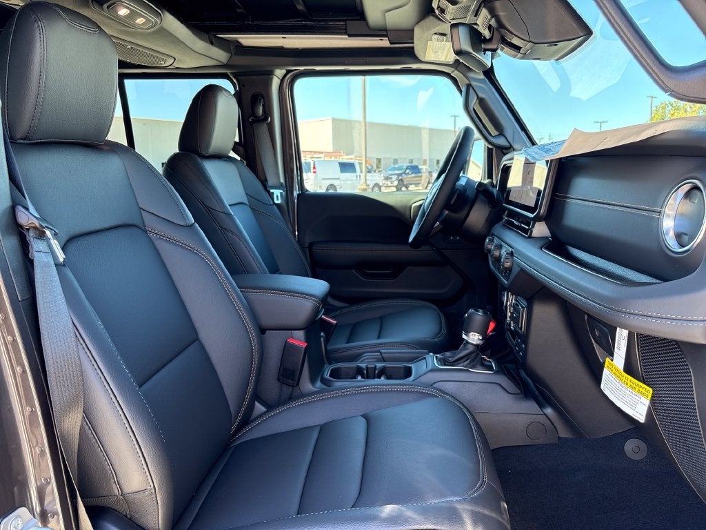 2027 Jeep Wrangler WRANGLER 4-DOOR SAHARA