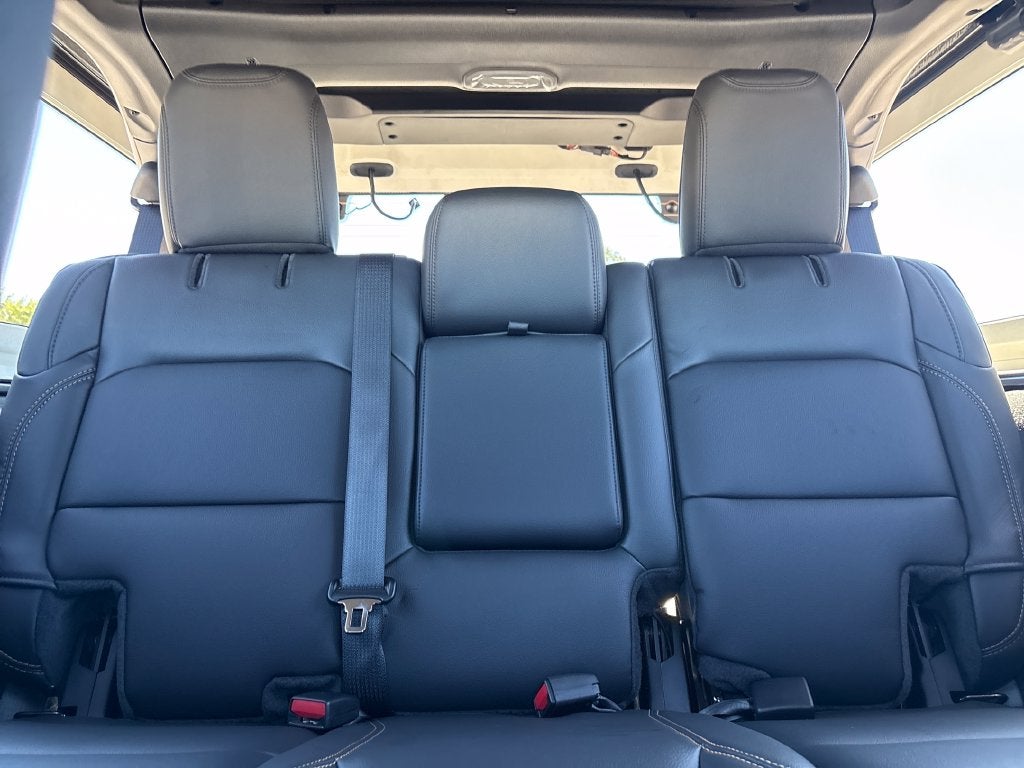 2027 Jeep Wrangler WRANGLER 4-DOOR SAHARA