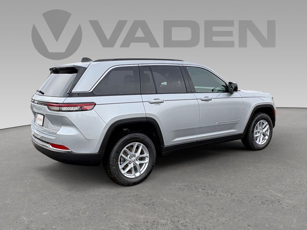 2026 Jeep Grand Cherokee GRAND CHEROKEE LAREDO X 4X2