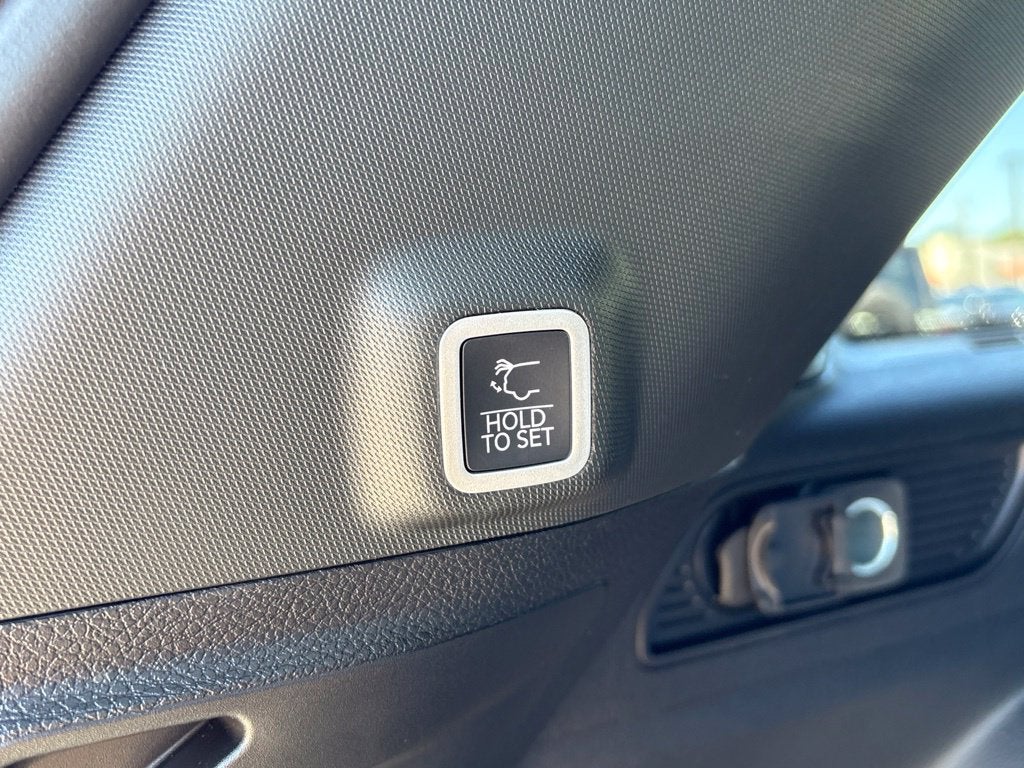 2027 Jeep Grand Cherokee GRAND CHEROKEE LAREDO ALTITUDE 4X2