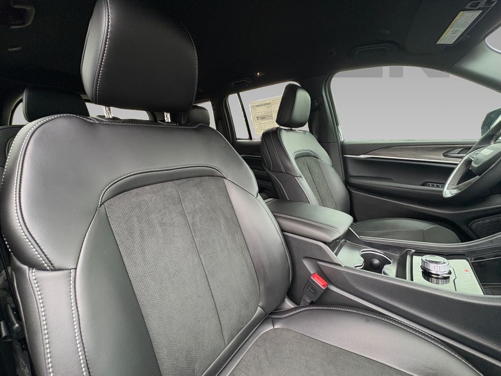 2026 Jeep Grand Cherokee GRAND CHEROKEE LAREDO ALTITUDE 4X2