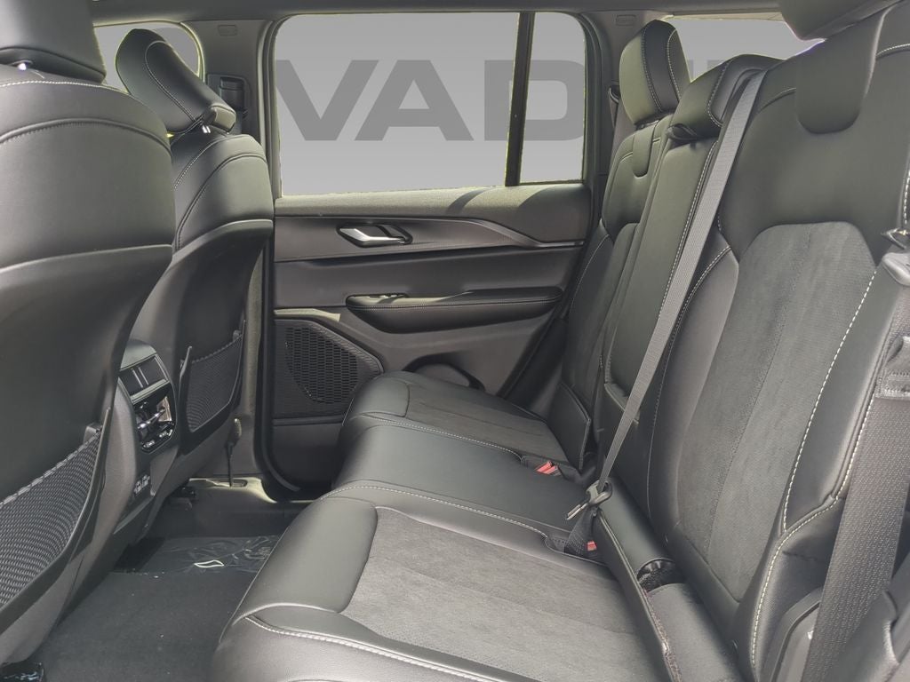 2025 Jeep Grand Cherokee GRAND CHEROKEE ALTITUDE 4X4