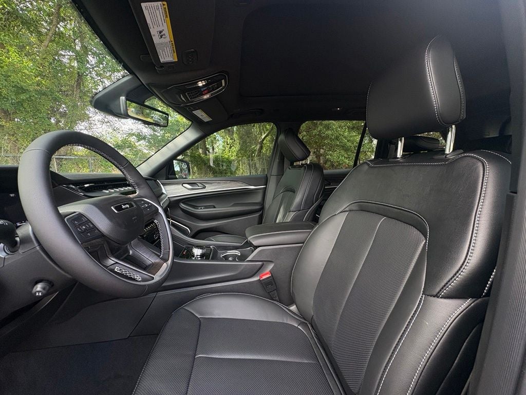 2026 Jeep Grand Cherokee GRAND CHEROKEE L LAREDO ALTITUDE 4X2