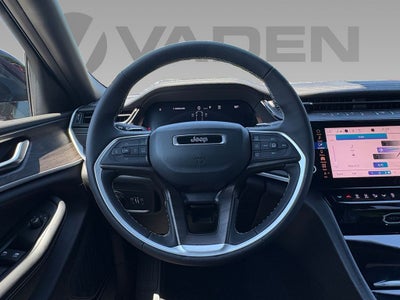 2026 Jeep Grand Cherokee GRAND CHEROKEE L LAREDO ALTITUDE 4X2