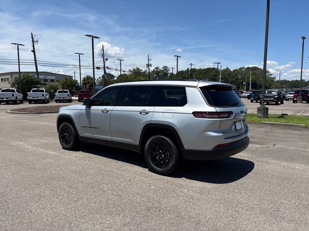 2026 Jeep Grand Cherokee GRAND CHEROKEE L LAREDO ALTITUDE 4X4