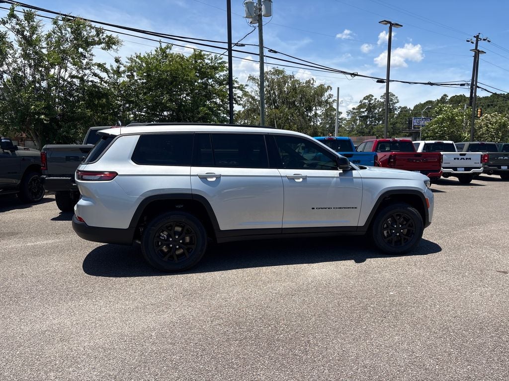 2026 Jeep Grand Cherokee GRAND CHEROKEE L LAREDO ALTITUDE 4X4