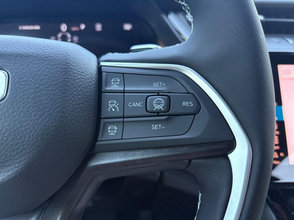 2026 Jeep Grand Cherokee GRAND CHEROKEE L LAREDO ALTITUDE 4X4