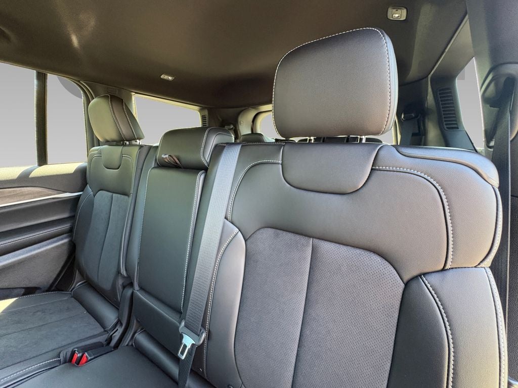 2026 Jeep Grand Cherokee GRAND CHEROKEE L LAREDO ALTITUDE 4X4