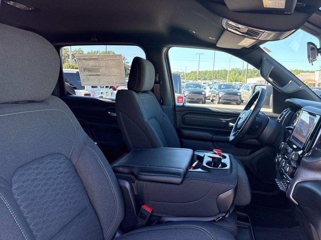 2027 RAM Ram 1500 RAM 1500 EXPRESS CREW CAB 4X2 5'7' BOX