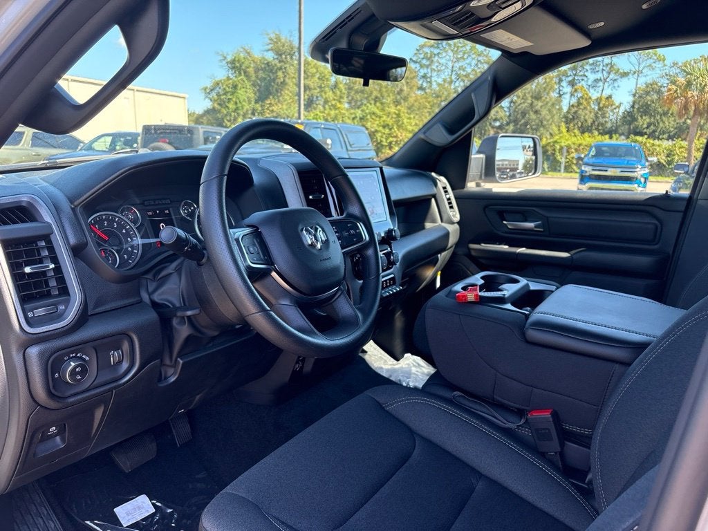 2027 RAM Ram 1500 RAM 1500 EXPRESS CREW CAB 4X2 5'7' BOX