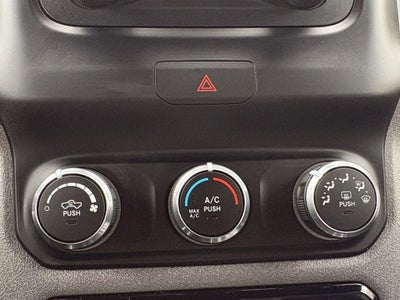 2022 RAM 1500 Tradesman Crew Cab 4x4 5'7' Box