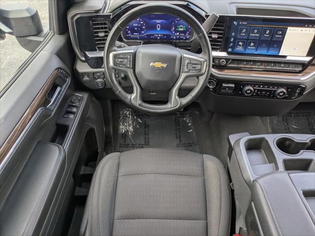 2023 Chevrolet Silverado 1500 4WD Crew Cab Standard Bed LT