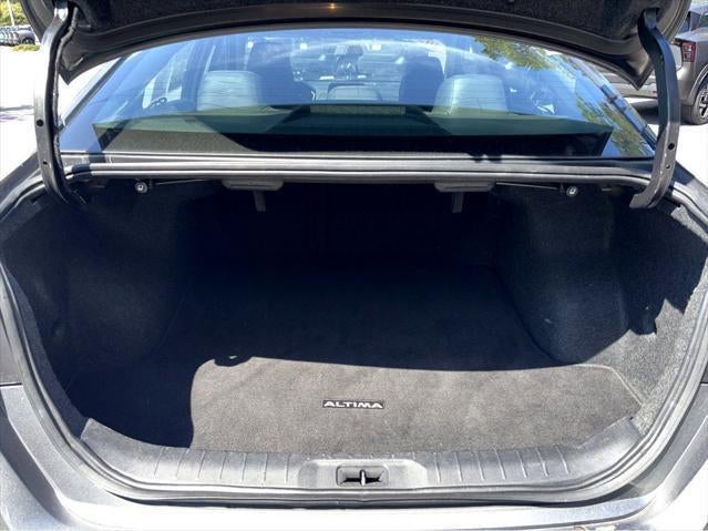 2022 Nissan Altima SR FWD