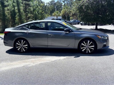 2022 Nissan Altima SR FWD