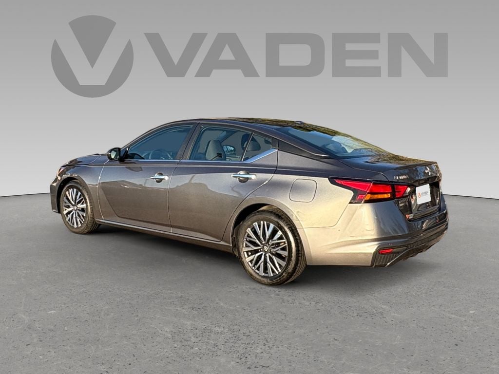 2023 Nissan Altima SV FWD