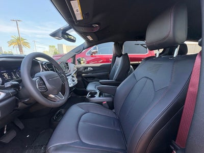 2027 Chrysler Pacifica PACIFICA SELECT