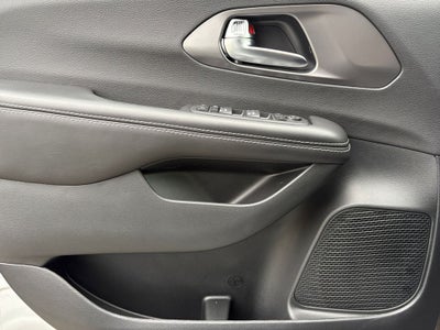 2026 Chrysler Voyager VOYAGER LX