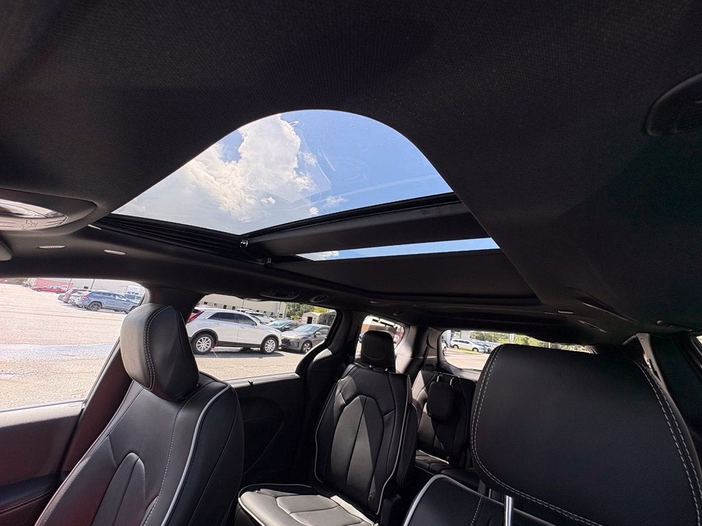 2027 Chrysler Pacifica PACIFICA LIMITED