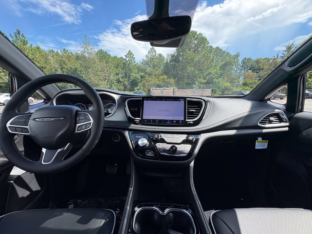 2027 Chrysler Pacifica PACIFICA LIMITED