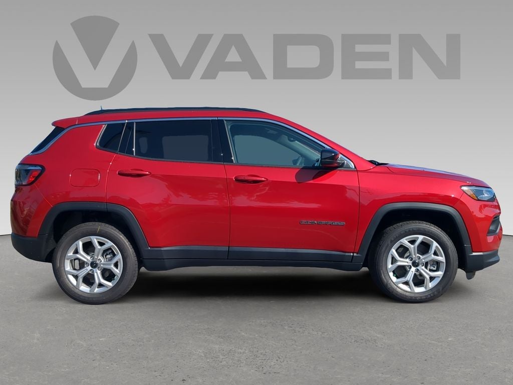 2025 Jeep Compass COMPASS LATITUDE 4X4