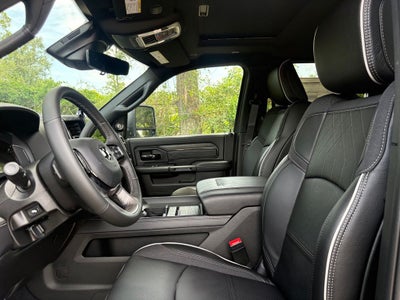 2026 RAM Ram 3500 RAM 3500 LIMITED MEGA CAB 4X4 6'4' BOX