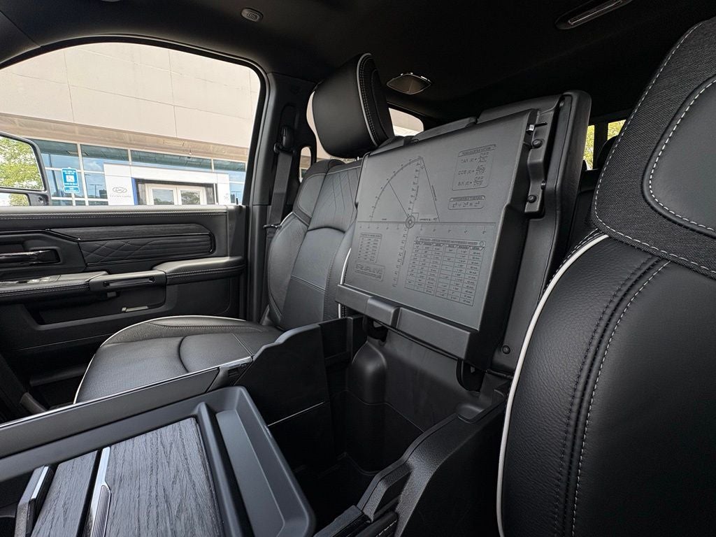 2026 RAM Ram 3500 RAM 3500 LIMITED MEGA CAB 4X4 6'4' BOX