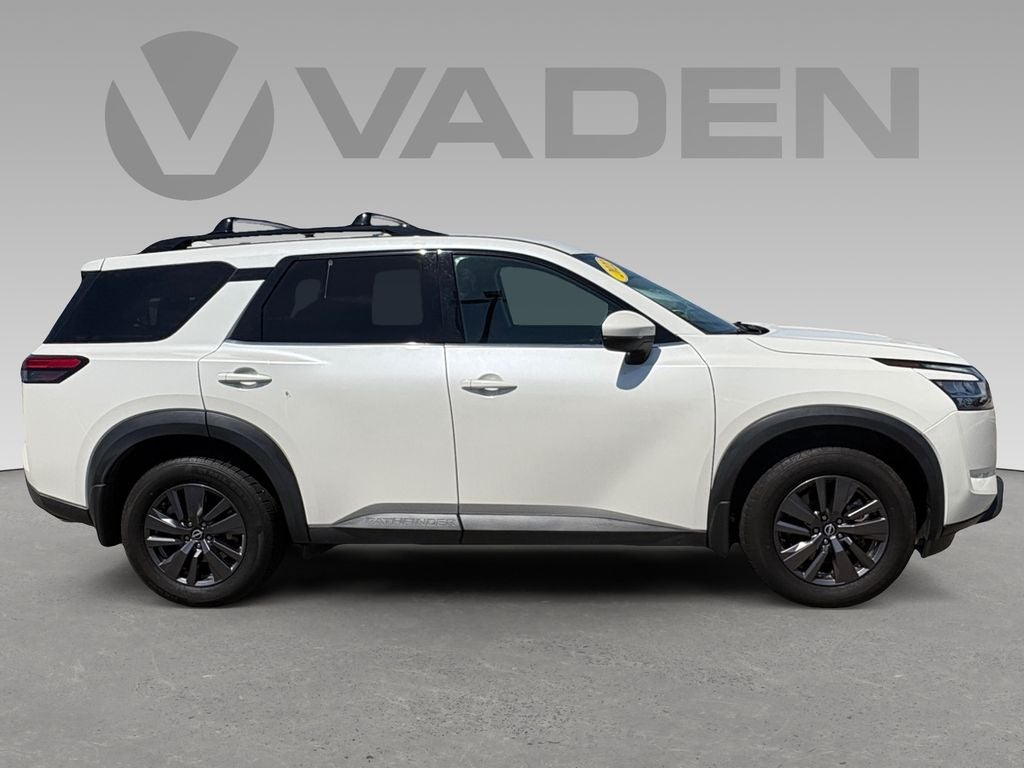 2022 Nissan Pathfinder SV 4WD