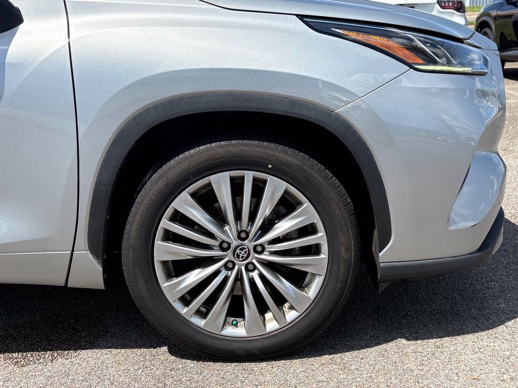 2023 Toyota Highlander Platinum