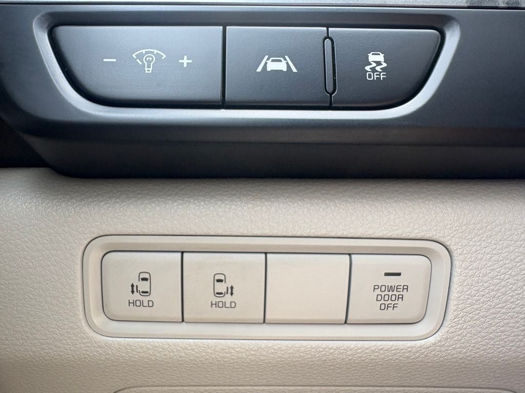 2023 Kia Carnival MPV LX Seat Package