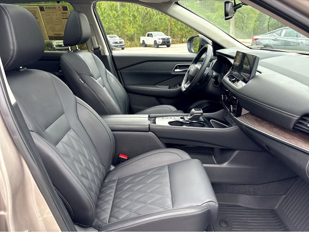 2025 Nissan Rogue Platinum