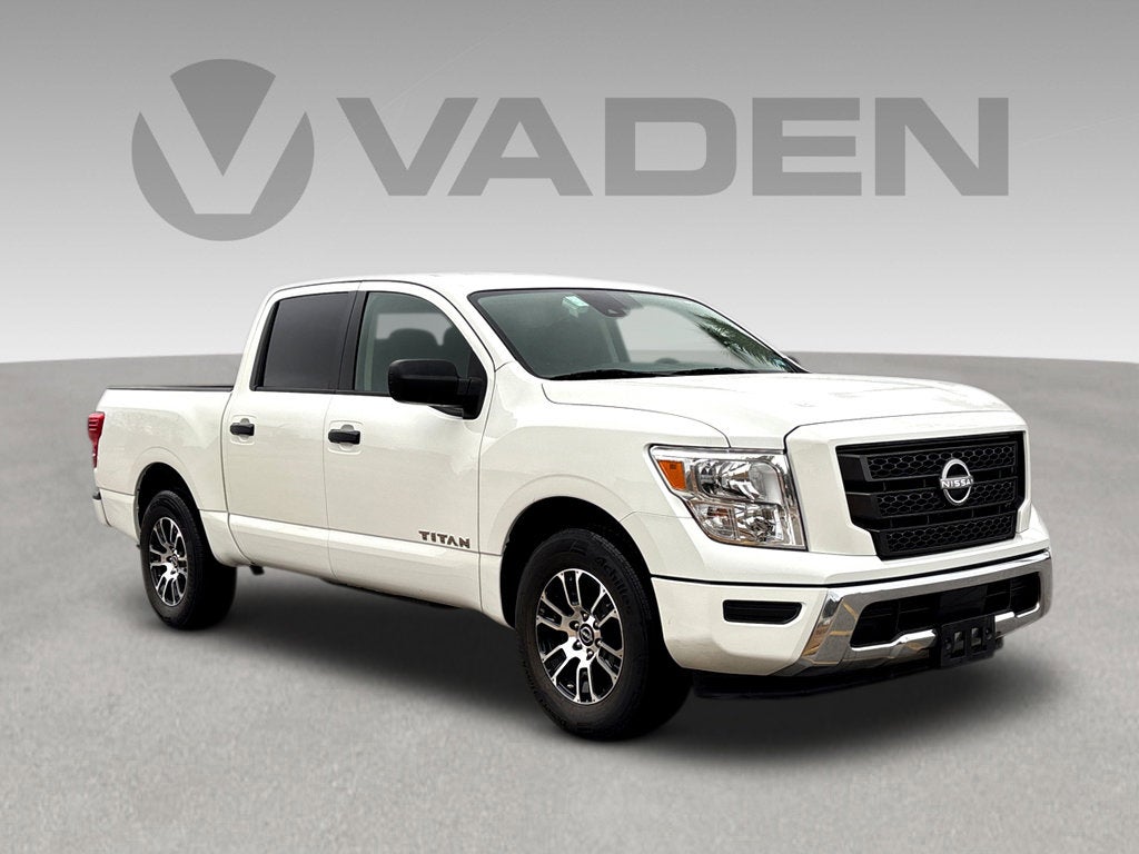 2023 Nissan Titan SV