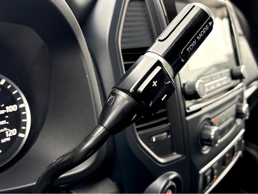 2023 Nissan Titan SV