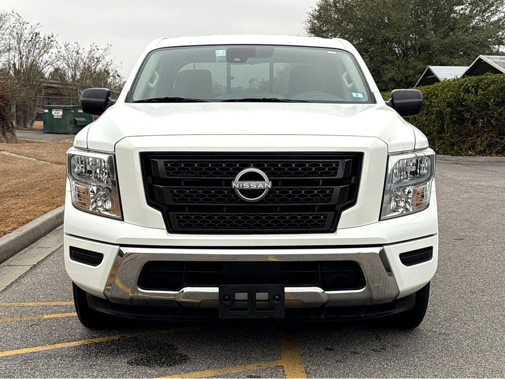 2023 Nissan Titan SV