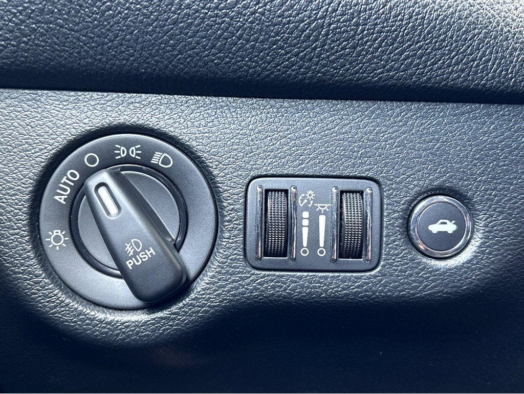 2018 Dodge Challenger SXT Plus