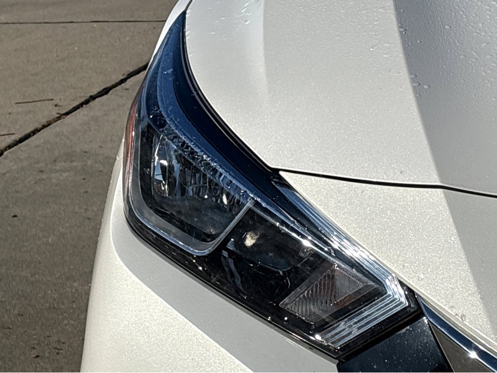 2022 Nissan Versa SV