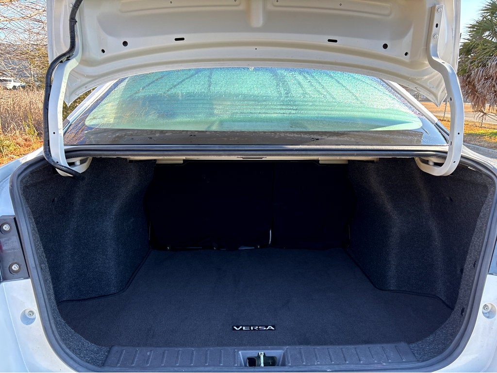 2022 Nissan Versa SV