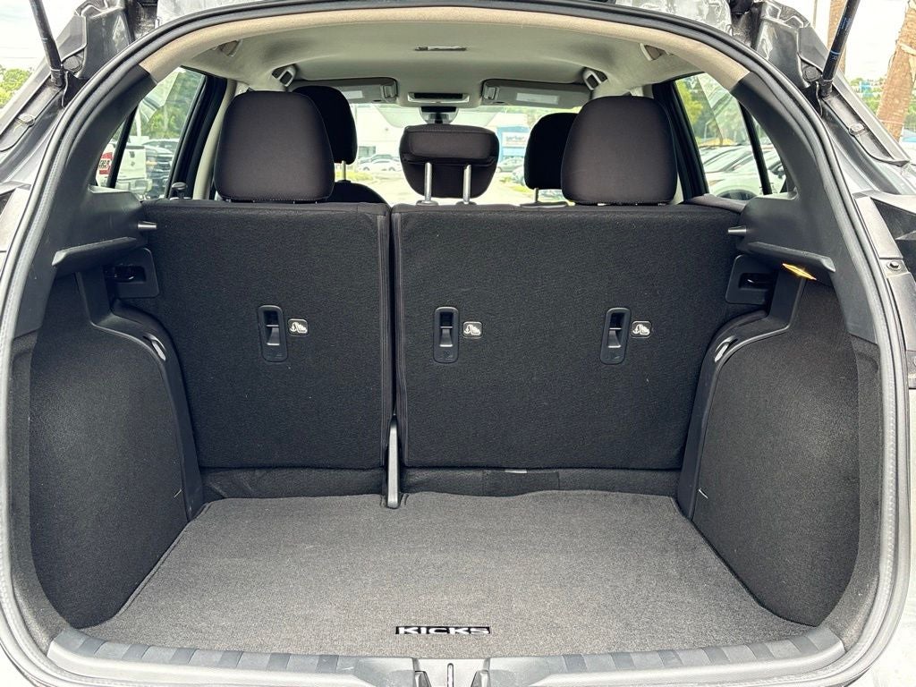 2023 Nissan Kicks SV