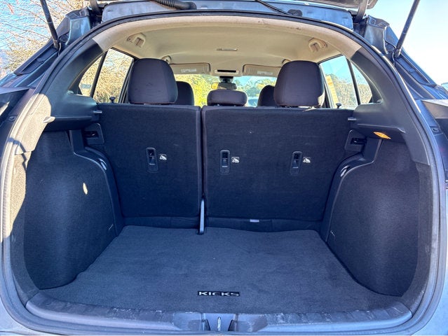 2021 Nissan Kicks SR