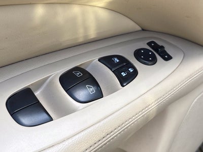 2017 Nissan Pathfinder SL