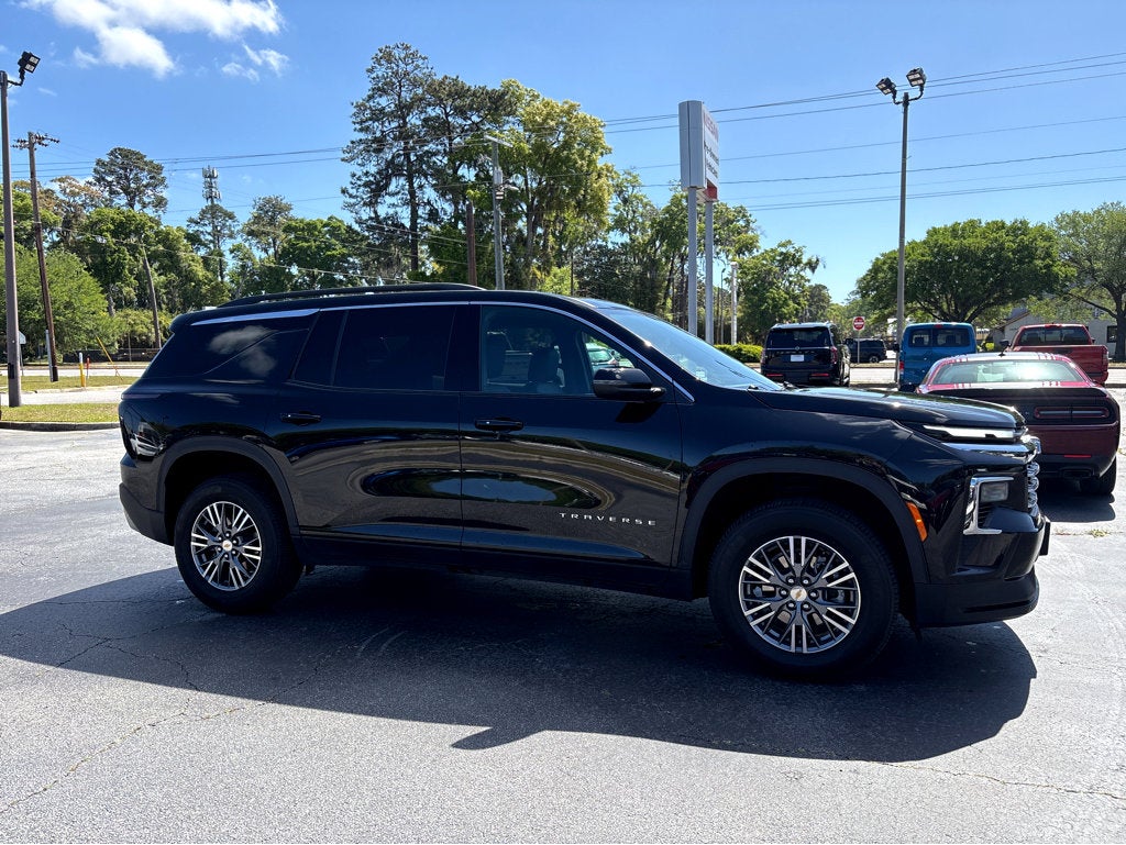 2025 Chevrolet Traverse FWD LT