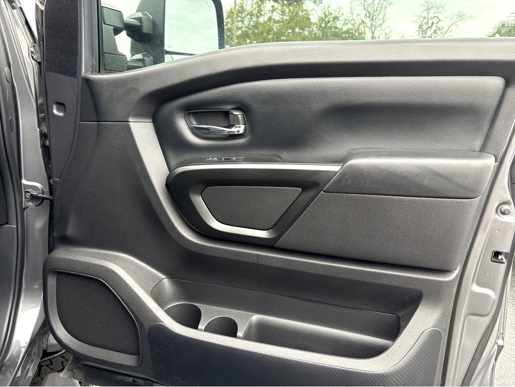 2024 Nissan Titan SV