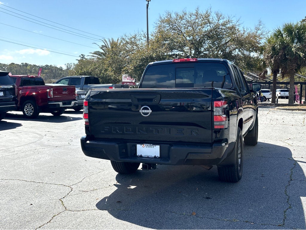 2025 Nissan Frontier SV