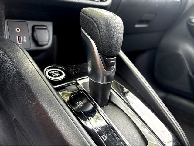 2022 Nissan Versa SR