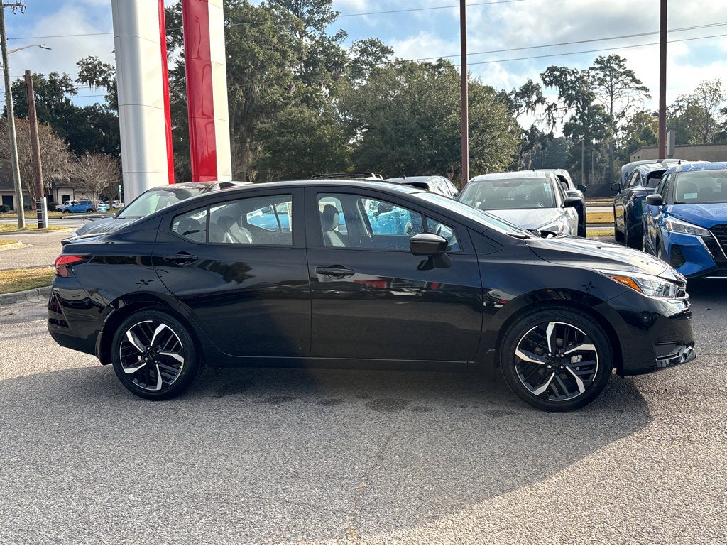 2025 Nissan Versa SR