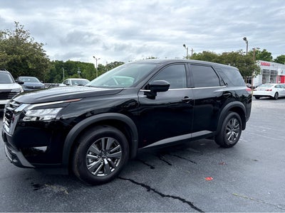 2025 Nissan Pathfinder S