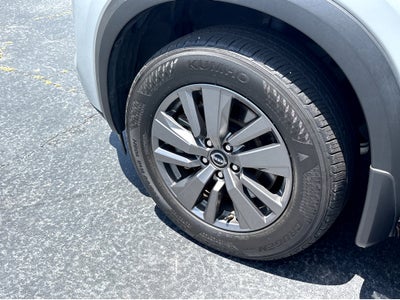 2024 Nissan Pathfinder SV