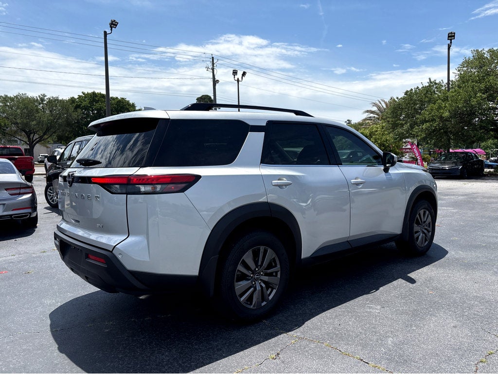 2024 Nissan Pathfinder SV