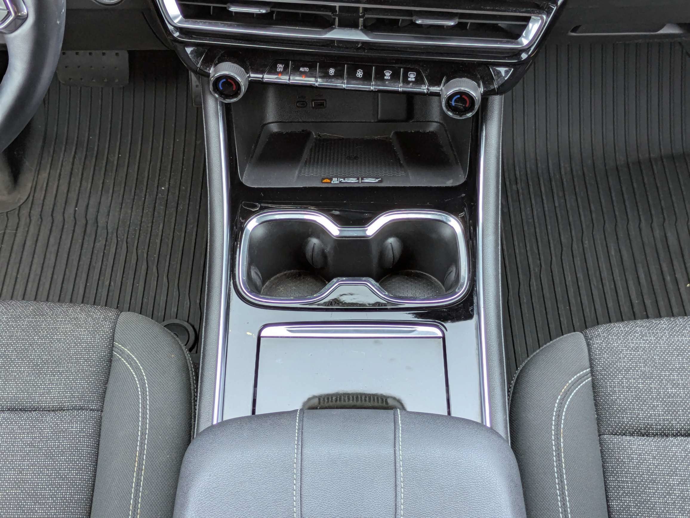 2024 Chevrolet Traverse FWD LT